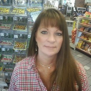 Meet your Posher, Leslie